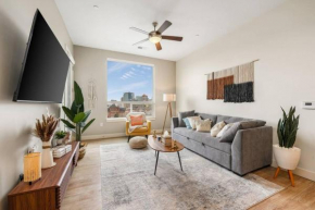 King BD - City View - Downtown Walking Paradise